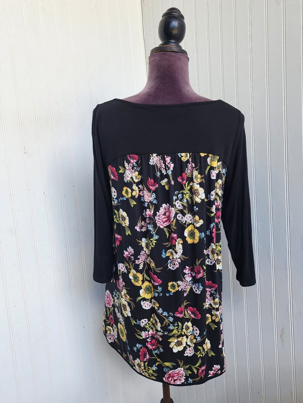 J jill wearever black tunic top womans Pleated Floral Backside Stretch Rayon S